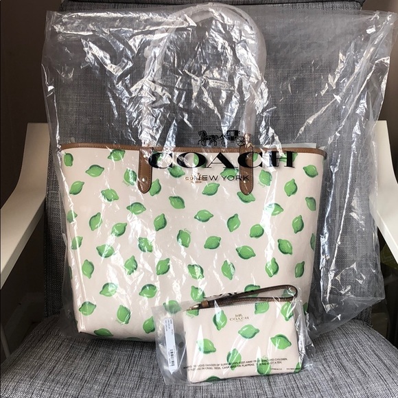 🆕Coach Lime Print Reversible Tote & wristlet - Picture 2 of 2
